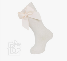 Load image into Gallery viewer, CARLO MAGNO KNEE HIGH BOW SOCKS - CREAM