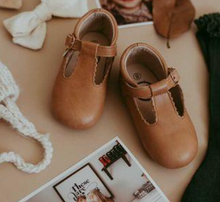 Load image into Gallery viewer, LITTLE LOVE BUG DESER SAND T BAR SHOES ND | PREMIUM LEATHER