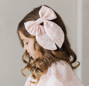 EVERLY BOW BLUSH | NORALEE