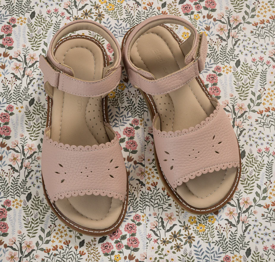 CLASSIC SANDAL WITH SCALLOP PINK | ELEPHANTITO KIDS
