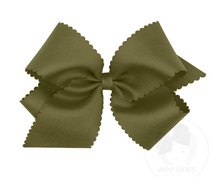 Load image into Gallery viewer, WEE ONES KING GROSSGRAIN HAIRBOW W SCALLOPED EDGE ANTIQUE WHITE &amp; MORE COLORS