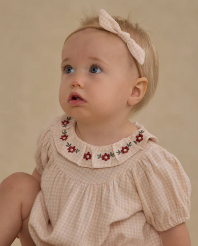 RYLEE CRU LITTLE KNOT BEIGE HEADBAND | PETAL GINGHAM
