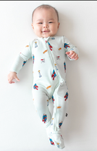 Load image into Gallery viewer, KYTE BABY ZIPPERED FOOTIE IN SUPERMAN