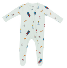 Load image into Gallery viewer, KYTE BABY ZIPPERED FOOTIE IN SUPERMAN