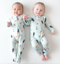 Load image into Gallery viewer, KYTE BABY ZIPPERED FOOTIE IN SUPERMAN