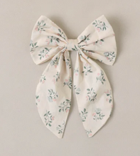 Load image into Gallery viewer, NORALEE EVERLY BOW SUMMER DITSY