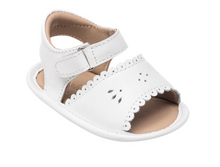 Load image into Gallery viewer, ELEPHANTITO BABY SANDALS WITH SCALLOP IN WHITE