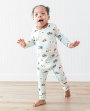 Load image into Gallery viewer, KYTE BABY LONG SLEEVE 2 PC PAJAMAS IN  CITY VEHICLES