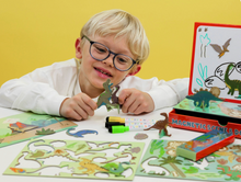 Load image into Gallery viewer, DINOSAUR MAGNETIC SET &amp; DOODLES                 FLOSS &amp; ROCK