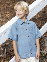 Load image into Gallery viewer, RYLEE + CRU DENIM SS OVERSHIRT WASHED BLUE