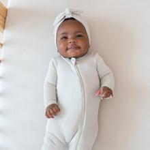 Load image into Gallery viewer, Kyte Baby Zippered Footie in Oat