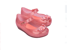 Load image into Gallery viewer, MINI MELISSA ULTRA GIRL CHROME FLOWERS IN PINK